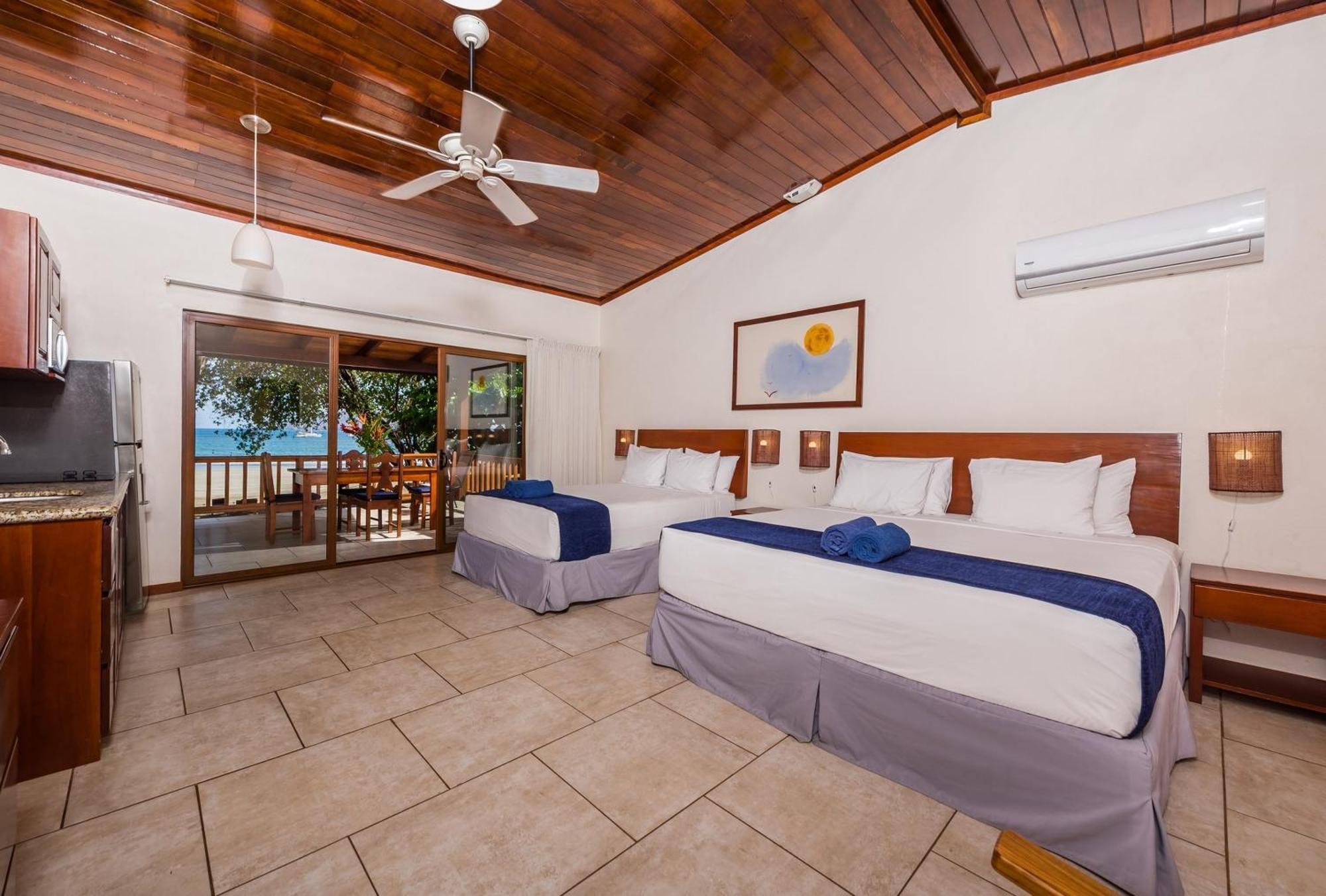 The Coast Beachfront Hotel 타마린도 외부 사진