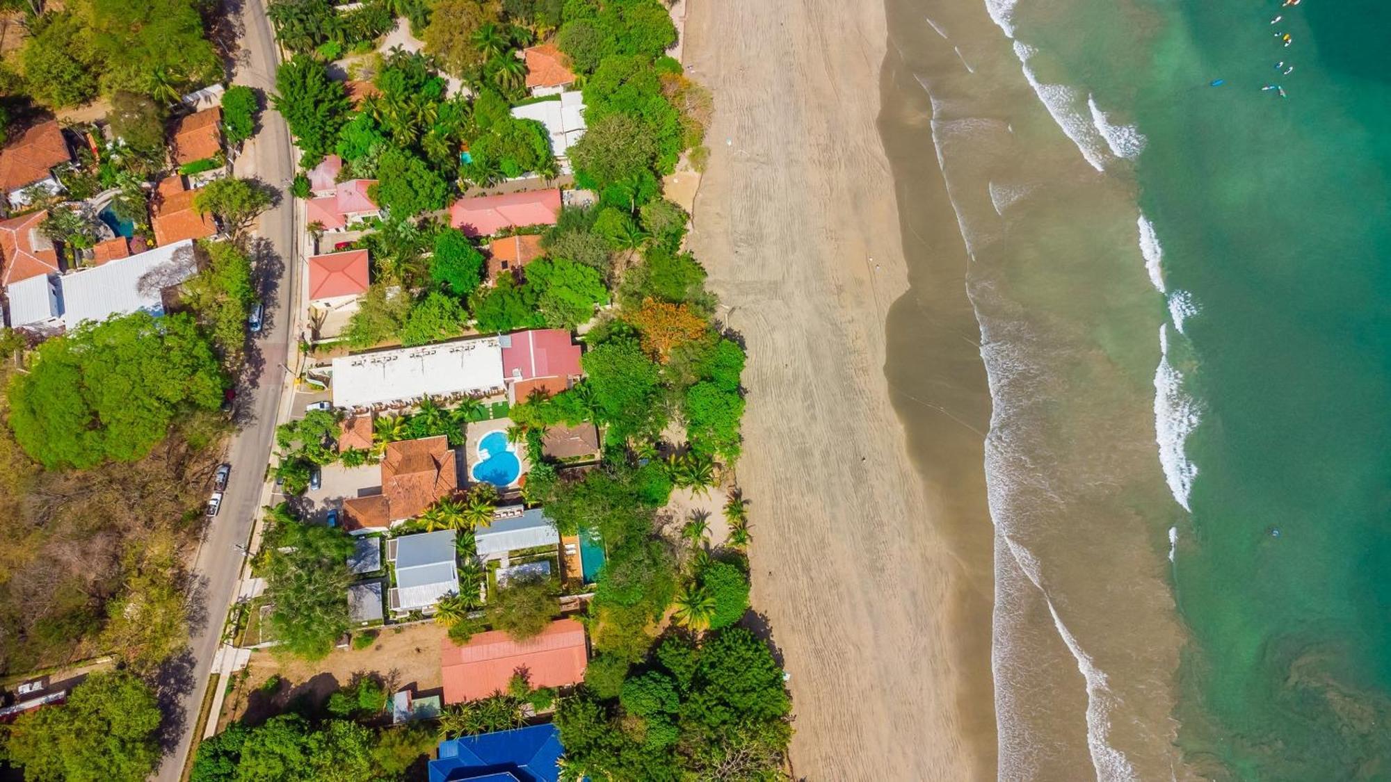 The Coast Beachfront Hotel 타마린도 외부 사진