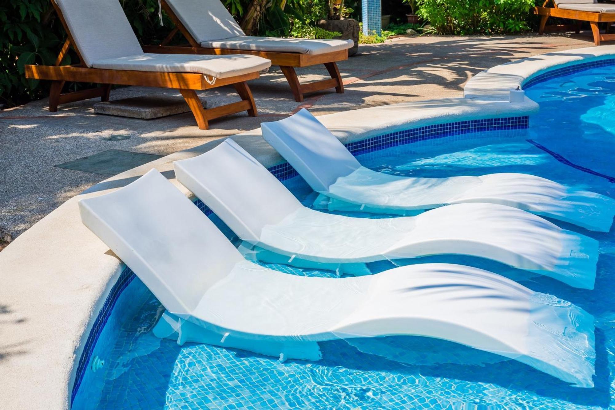 The Coast Beachfront Hotel 타마린도 외부 사진